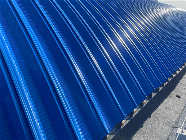 遼寧某糧庫(kù)機(jī)械罩棚拱形屋頂工程案例分享遼寧糧庫(kù)拱形屋頂施工現(xiàn)場(chǎng)3 遼寧某糧庫(kù)機(jī)械罩棚拱形屋頂工程案例分享遼寧糧庫(kù)拱形屋頂施工現(xiàn)場(chǎng)3